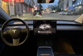Tesla, Model 3