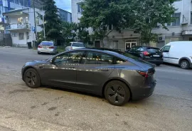 Tesla, Model 3