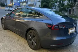 Tesla, Model 3