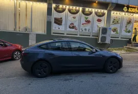 Tesla, Model 3