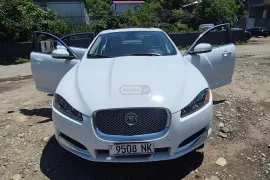 Jaguar , XF