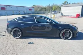 Tesla, Model 3