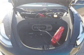 Tesla, Model 3