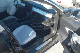 Tesla, Model 3