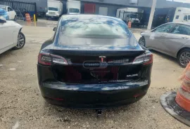 Tesla, Model 3