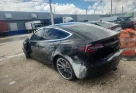 Tesla, Model 3