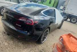 Tesla, Model 3