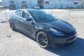 Tesla, Model 3
