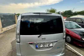 Nissan, Serena