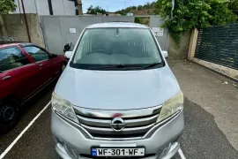 Nissan, Serena