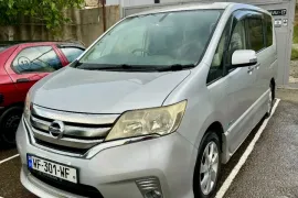 Nissan, Serena