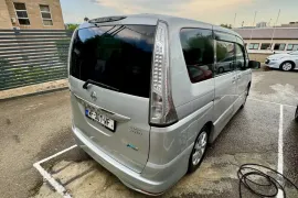 Nissan, Serena