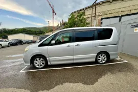 Nissan, Serena