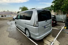 Nissan, Serena