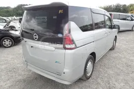 Nissan, Serena