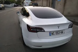 Tesla, Model 3