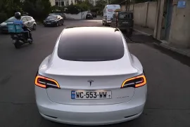 Tesla, Model 3