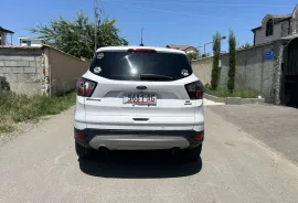 Ford, Escape