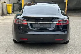 Tesla, Model S