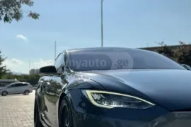 Tesla, Model S