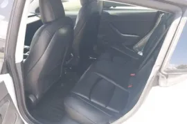 Tesla, Model 3