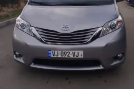 Toyota, Sienna