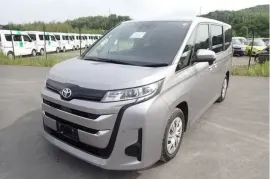 Toyota, Noah