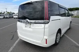Toyota, Noah