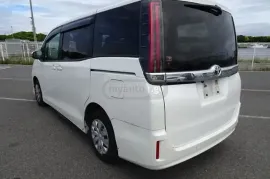 Toyota, Noah