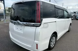 Toyota, Noah