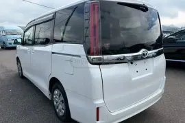 Toyota, Noah
