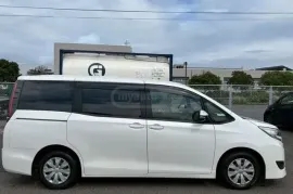 Toyota, Noah