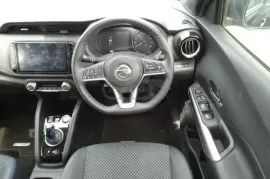 Nissan, Kicks SR