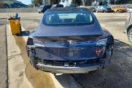 Tesla, Model 3