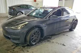 Tesla, Model 3