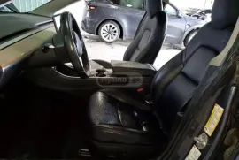 Tesla, Model 3