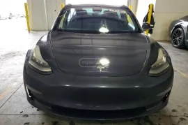 Tesla, Model 3