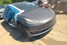 Tesla, Model 3