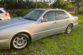 Mercedes-Benz, E CLASS, E 210