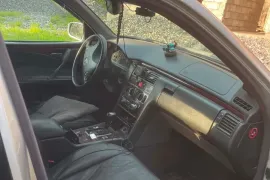 Mercedes-Benz, E CLASS, E 210
