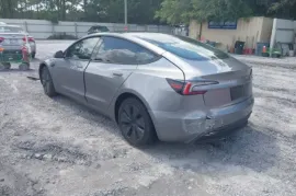 Tesla, Model 3