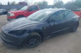 Tesla, Model 3