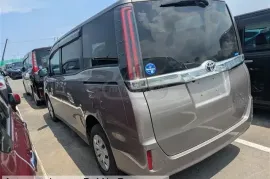 Toyota, Noah