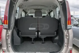 Toyota, Noah