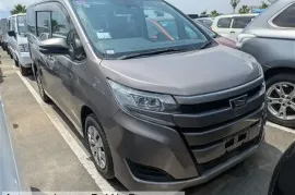 Toyota, Noah