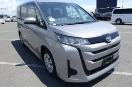 Toyota, Noah