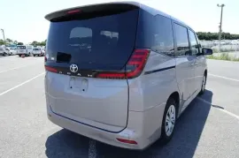 Toyota, Noah