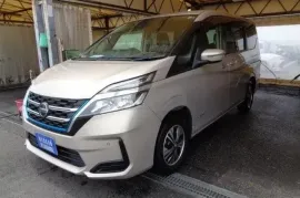 Nissan, Serena