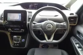 Nissan, Serena