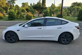 Tesla, Model 3